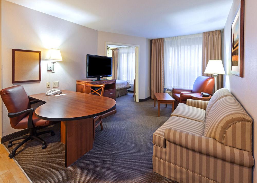 Candlewood Suites Dallas Market Center-Love Field By Ihg Экстерьер фото