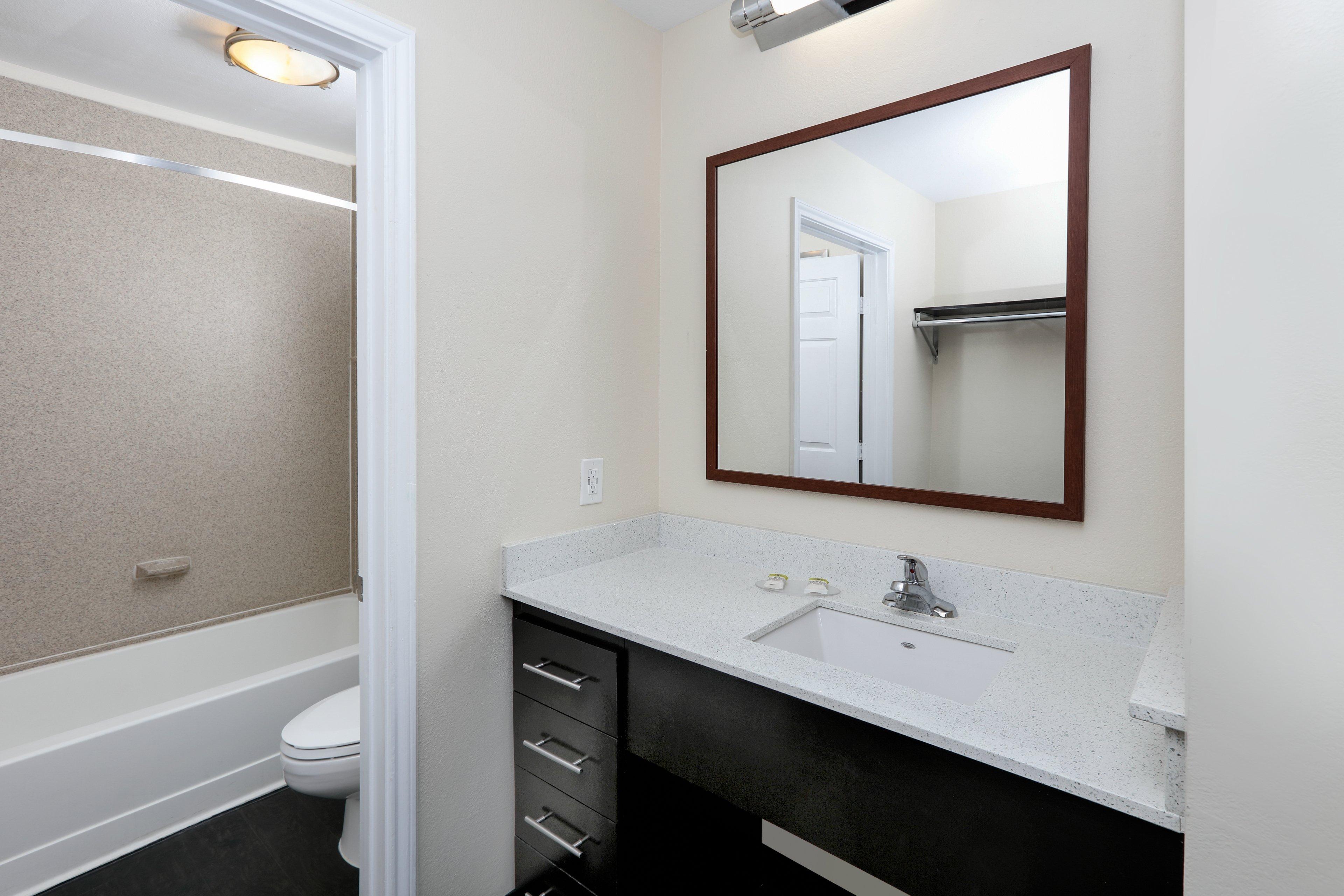 Candlewood Suites Dallas Market Center-Love Field By Ihg Экстерьер фото