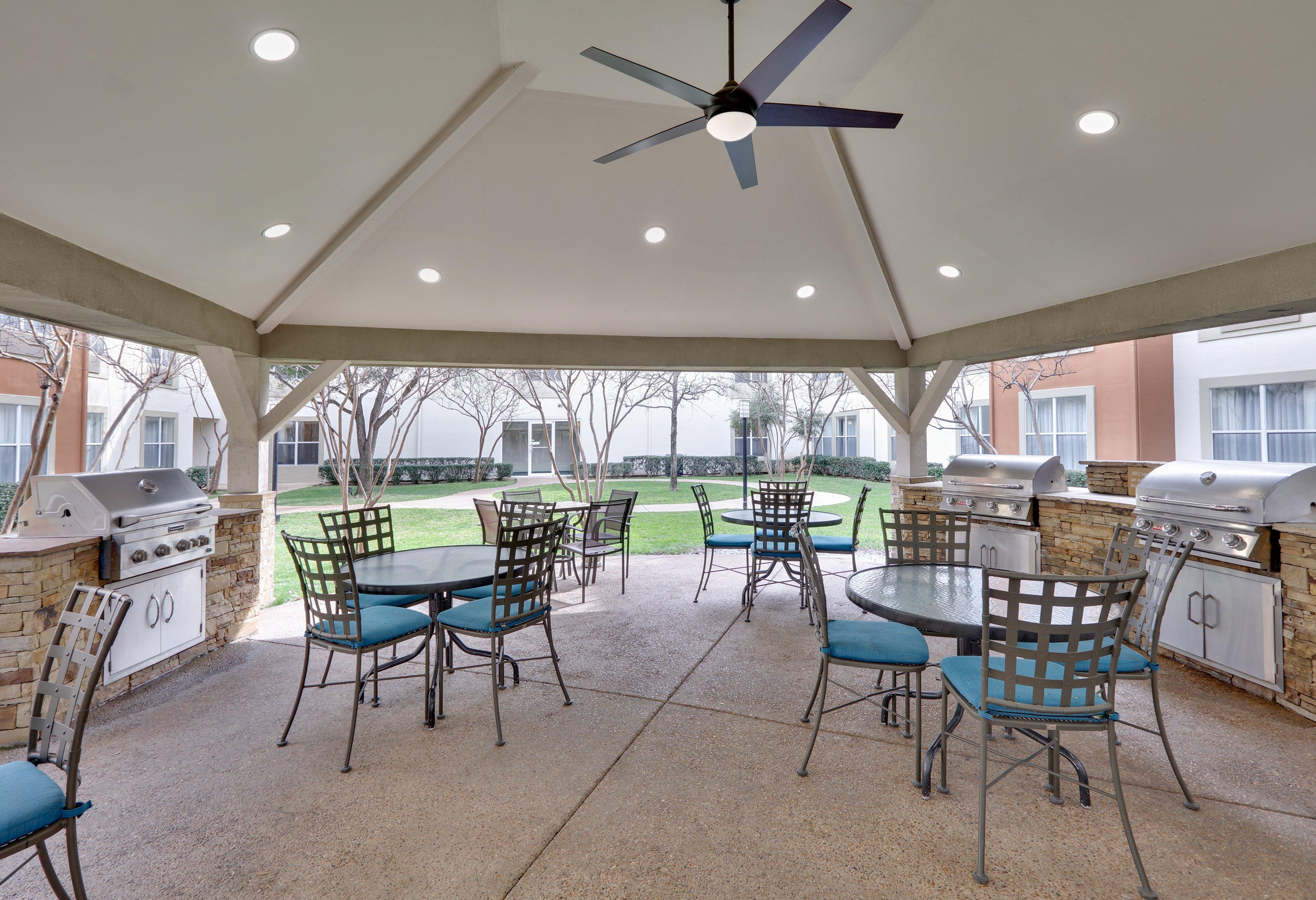 Candlewood Suites Dallas Market Center-Love Field By Ihg Экстерьер фото