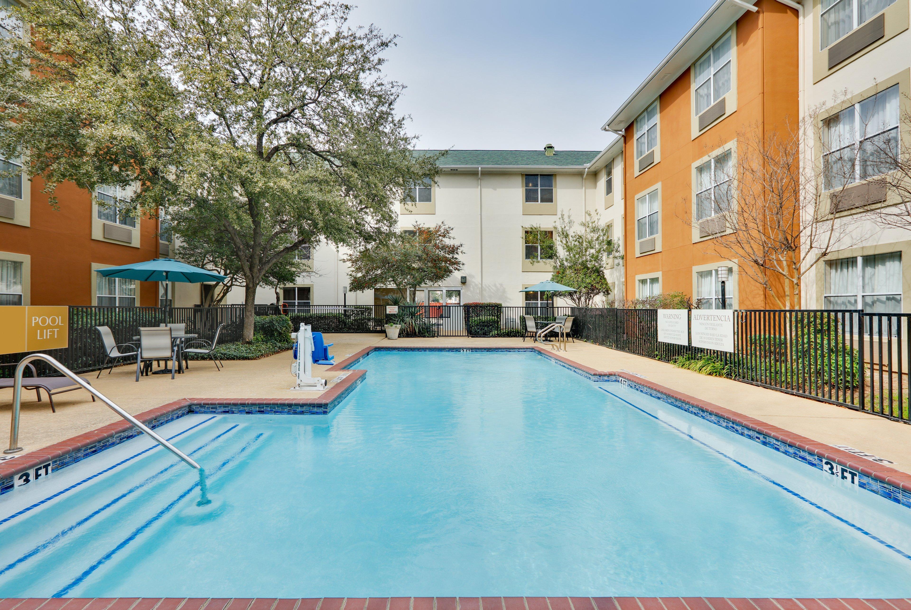 Candlewood Suites Dallas Market Center-Love Field By Ihg Экстерьер фото
