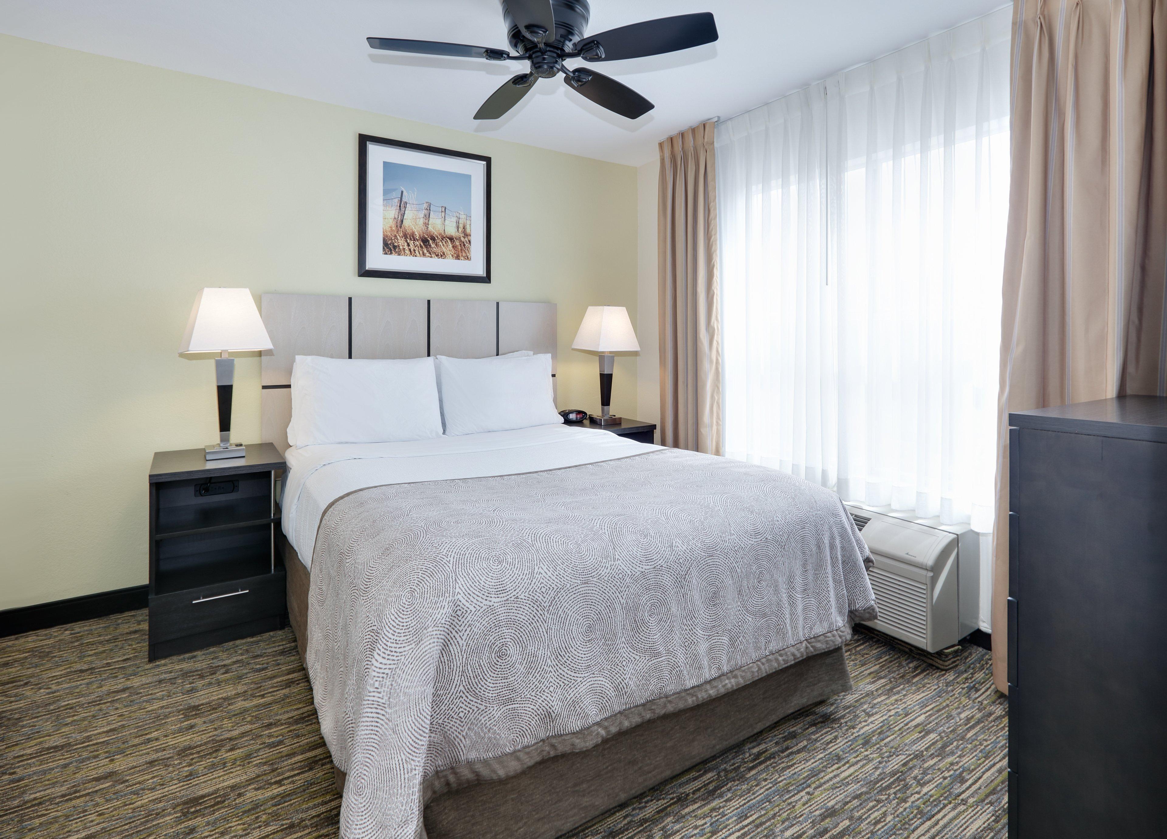 Candlewood Suites Dallas Market Center-Love Field By Ihg Экстерьер фото