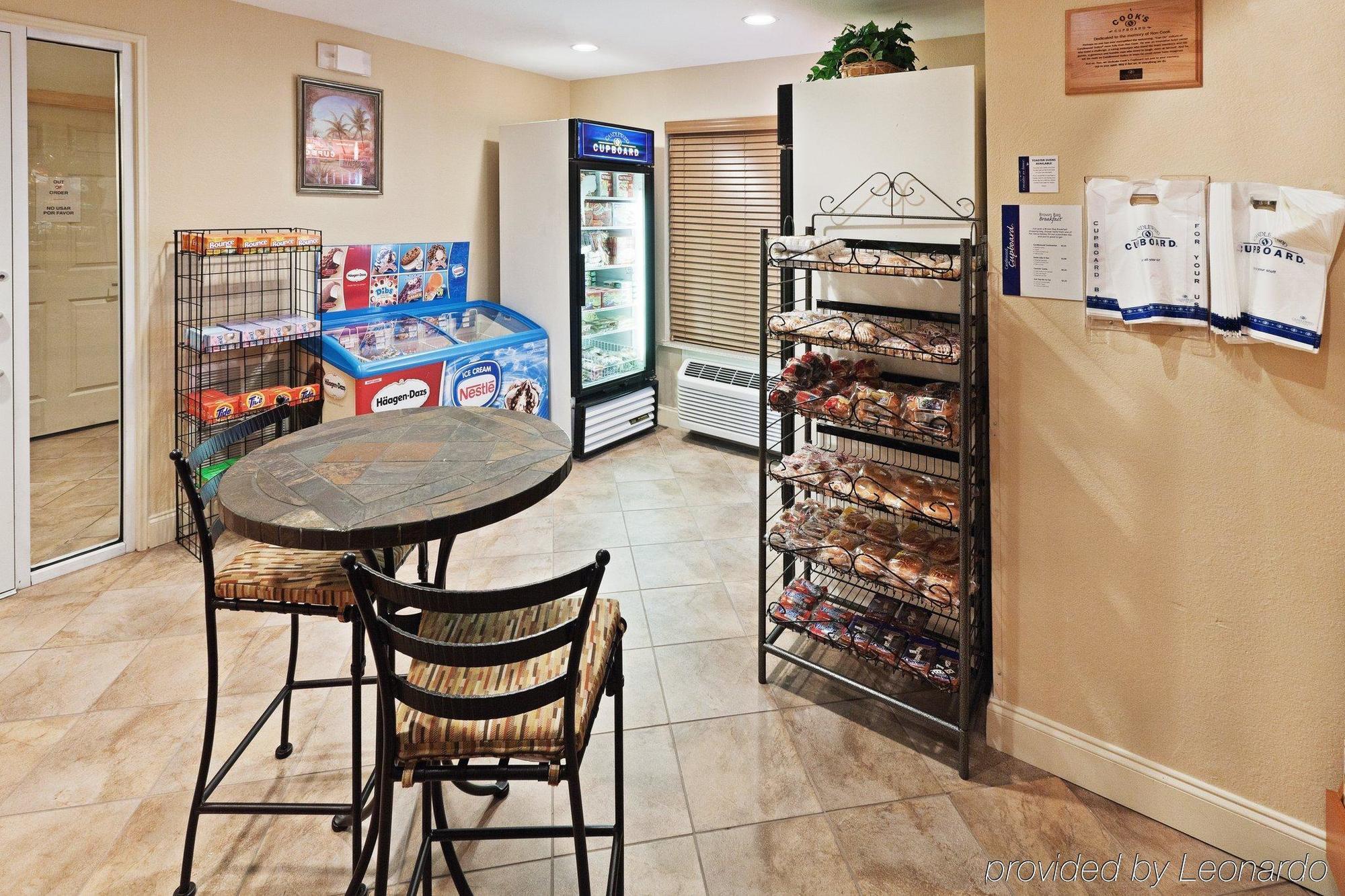 Candlewood Suites Dallas Market Center-Love Field By Ihg Удобства фото