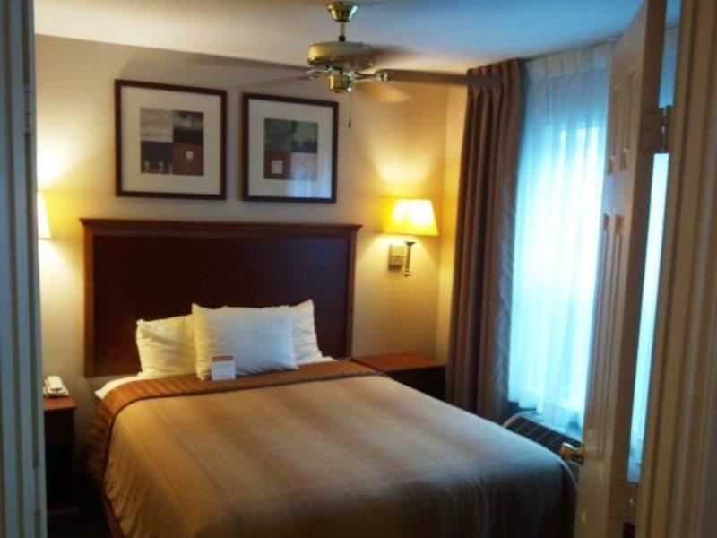 Candlewood Suites Dallas Market Center-Love Field By Ihg Экстерьер фото