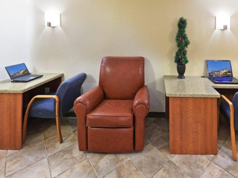 Candlewood Suites Dallas Market Center-Love Field By Ihg Экстерьер фото