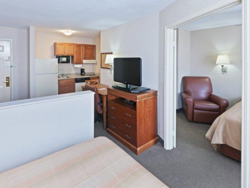 Candlewood Suites Dallas Market Center-Love Field By Ihg Экстерьер фото