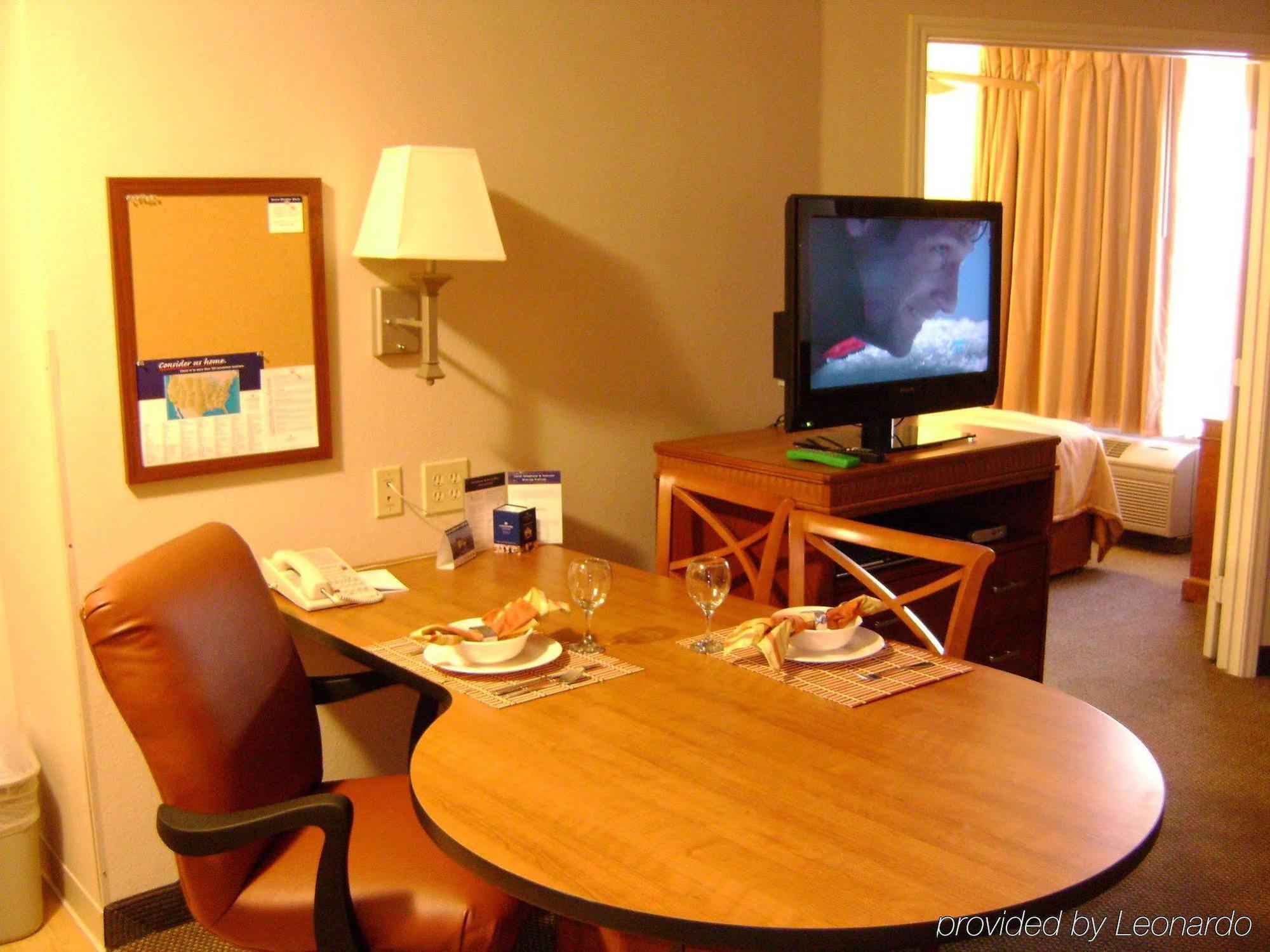 Candlewood Suites Dallas Market Center-Love Field By Ihg Экстерьер фото