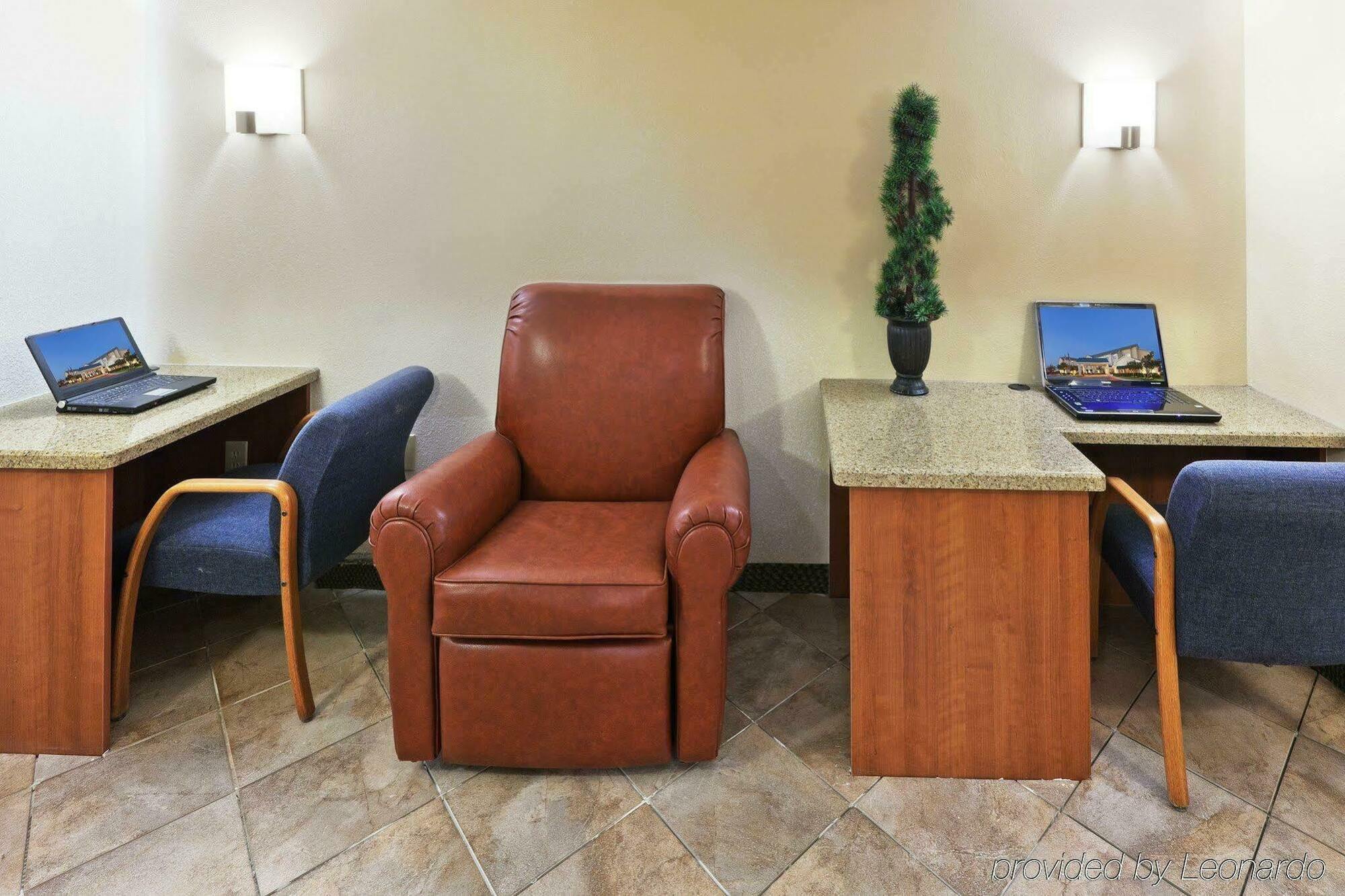 Candlewood Suites Dallas Market Center-Love Field By Ihg Удобства фото