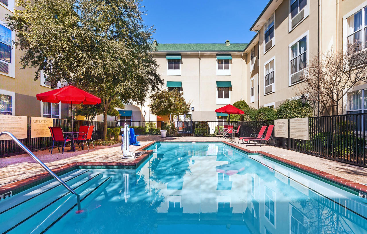 Candlewood Suites Dallas Market Center-Love Field By Ihg Экстерьер фото