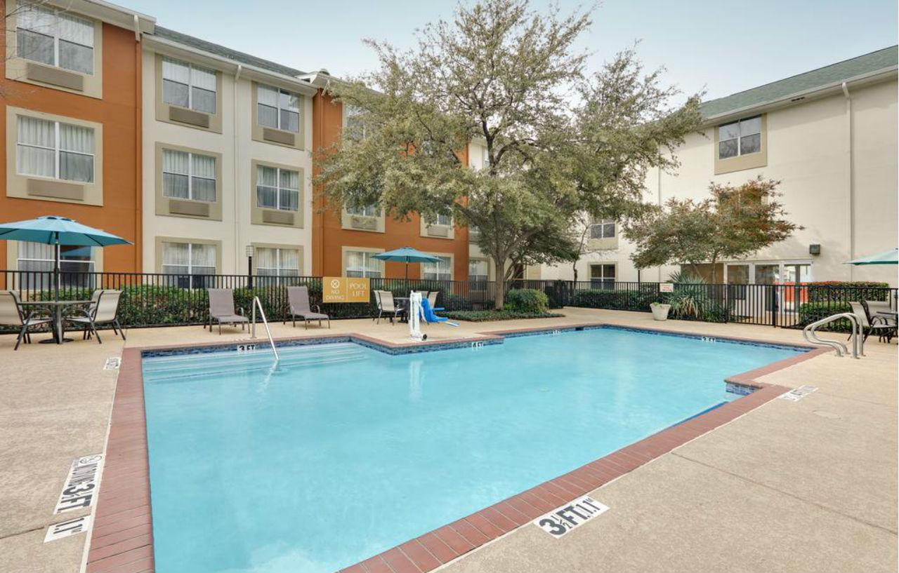 Candlewood Suites Dallas Market Center-Love Field By Ihg Экстерьер фото